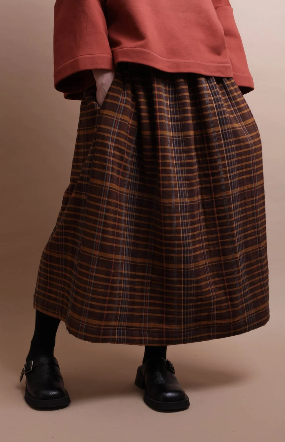 Nadinoo_Coffee_Plaid_padded_skirt_8.jpg