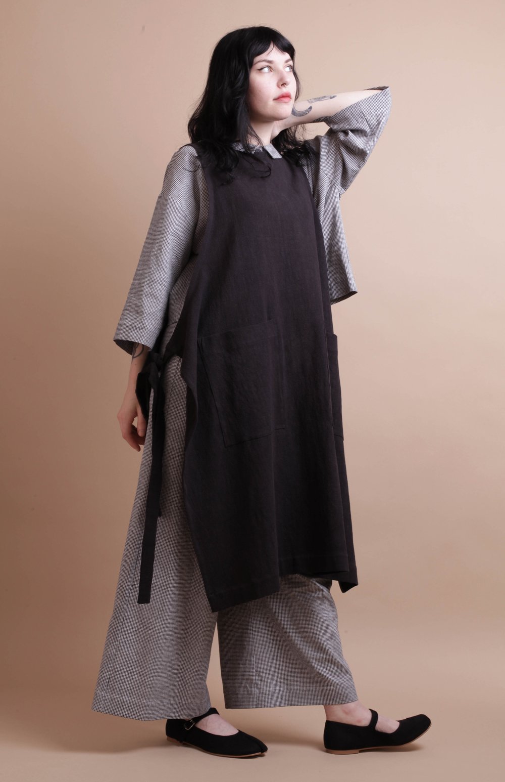 Nadinoo_Mid_Artist_Pinafore_Charcoal_5.jpg