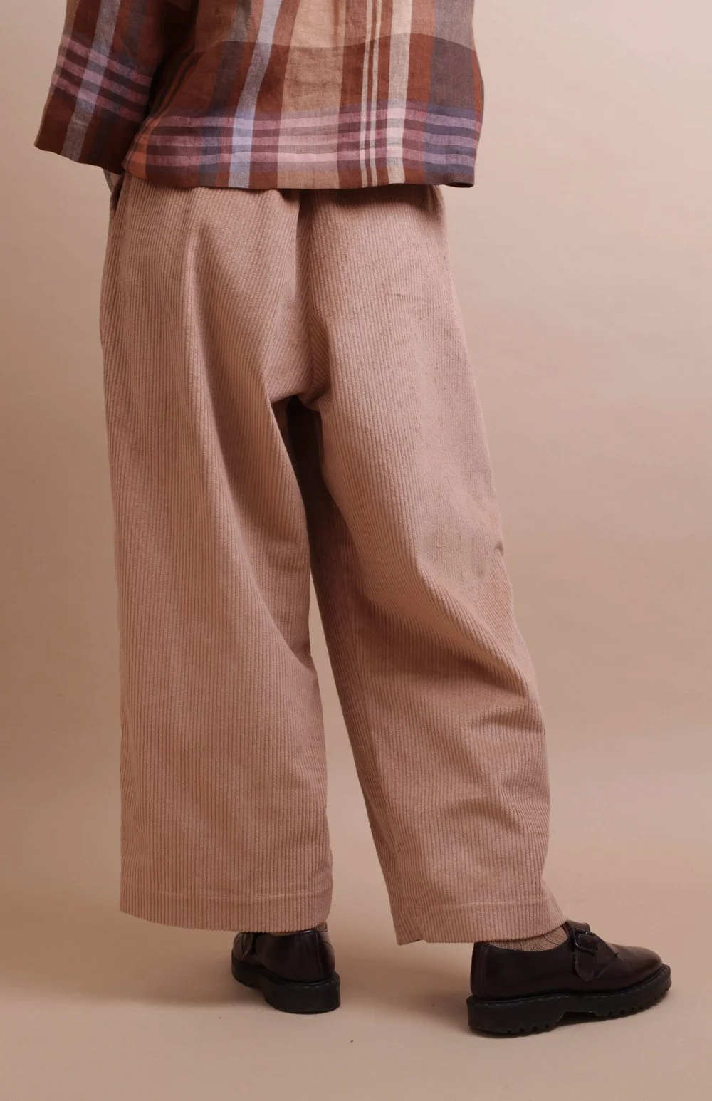 Nadinoo_cord_trouser_biscuit_1.jpg