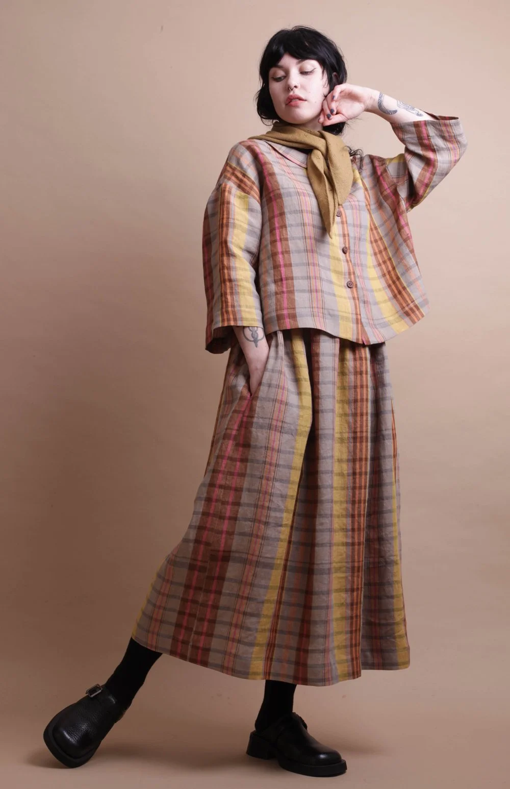 Nadinoo_grey_plaid_town_shirt_13.jpg
