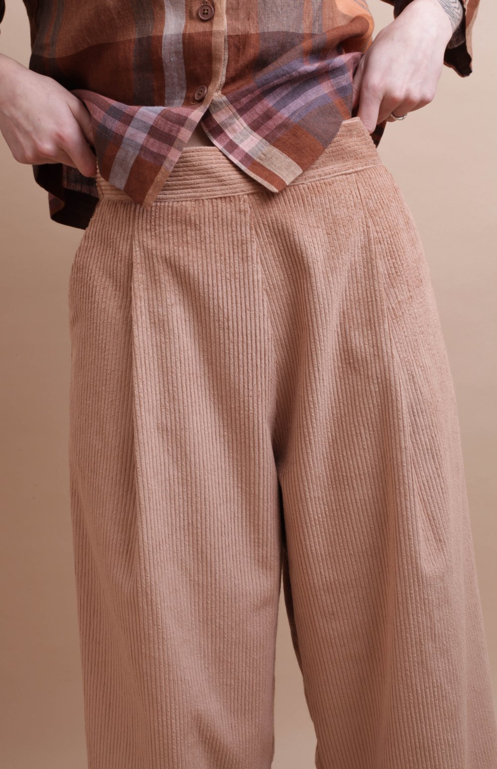 Nadinoo_cord_trouser_biscuit_13.jpg