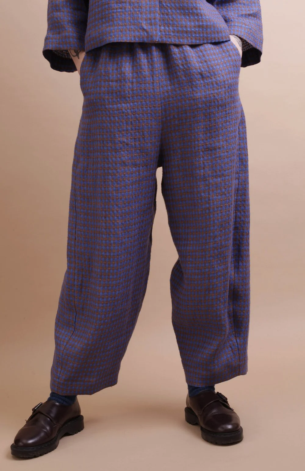 Nadinoo_iblue_ember_Balloon_trousers_3.jpg