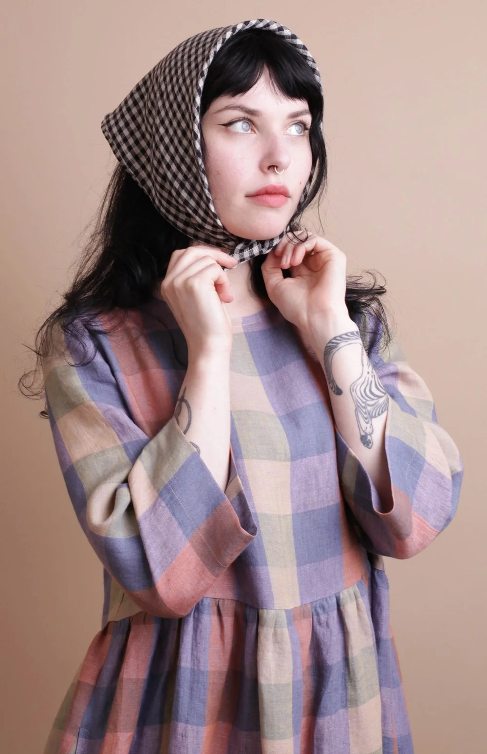 Nadinoo_Black_neckerchief_mono_gingham_4.jpg