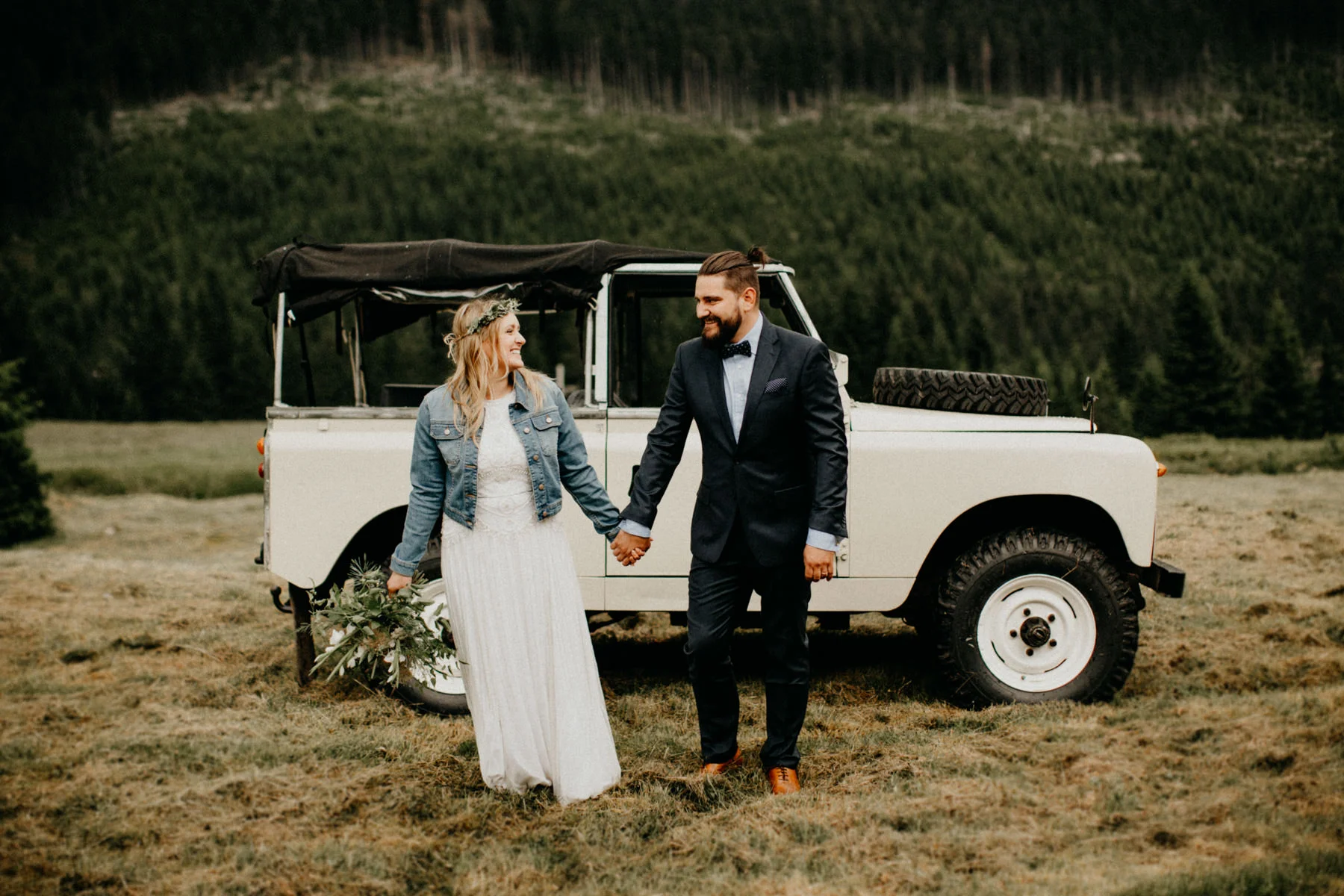 hipster defender at the wedding