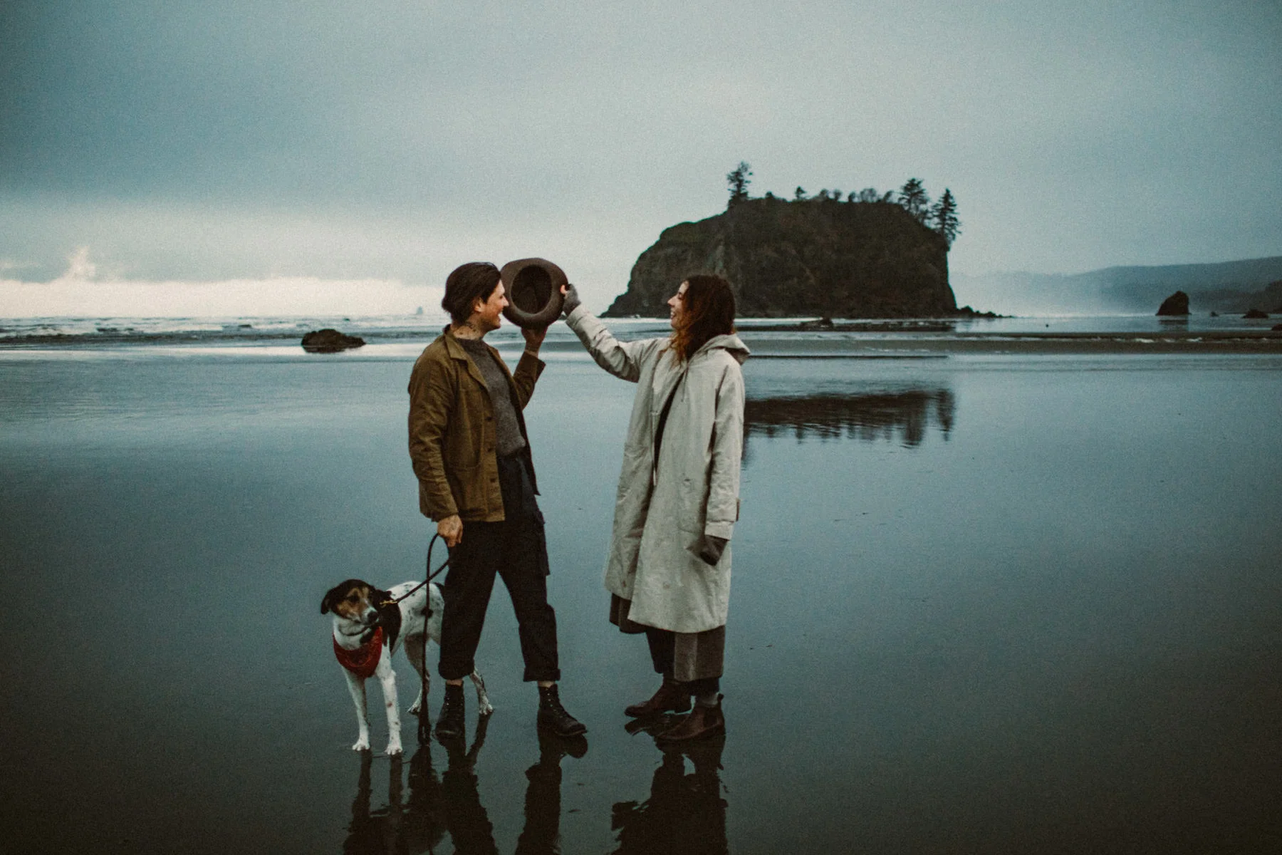 ruby-beach-1924us-engagement-photos-2.jpg