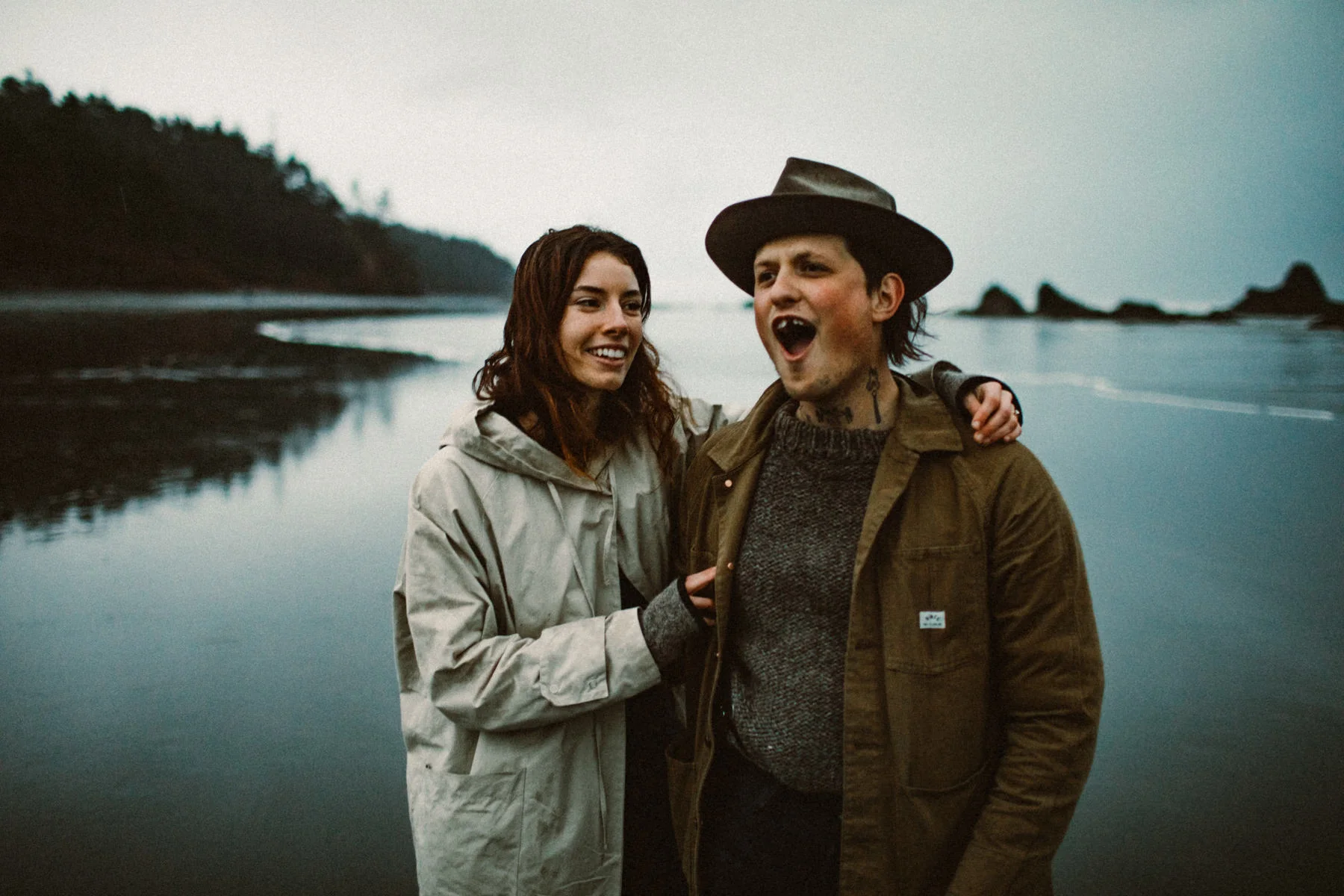 ruby-beach-1924us-engagement-photos-10.jpg