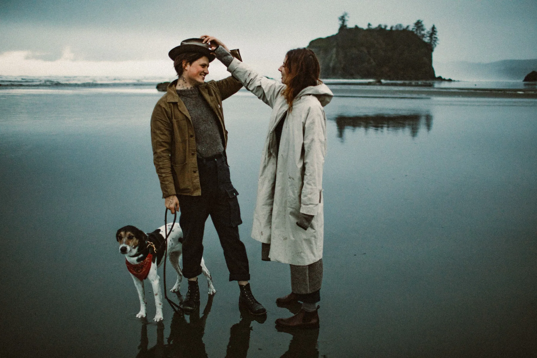 ruby-beach-1924us-engagement-photos-13.jpg