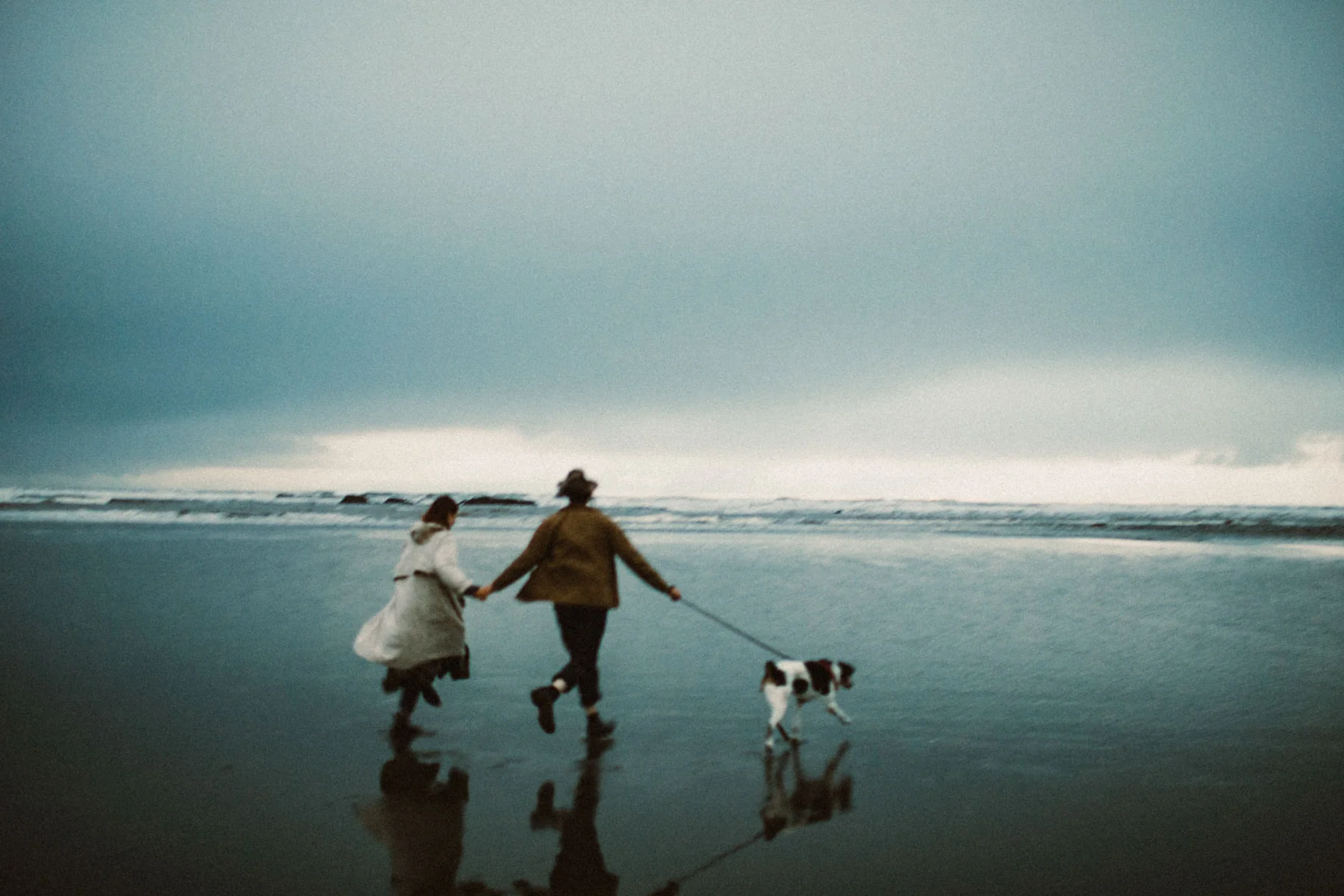 ruby-beach-1924us-engagement-photos-16.jpg