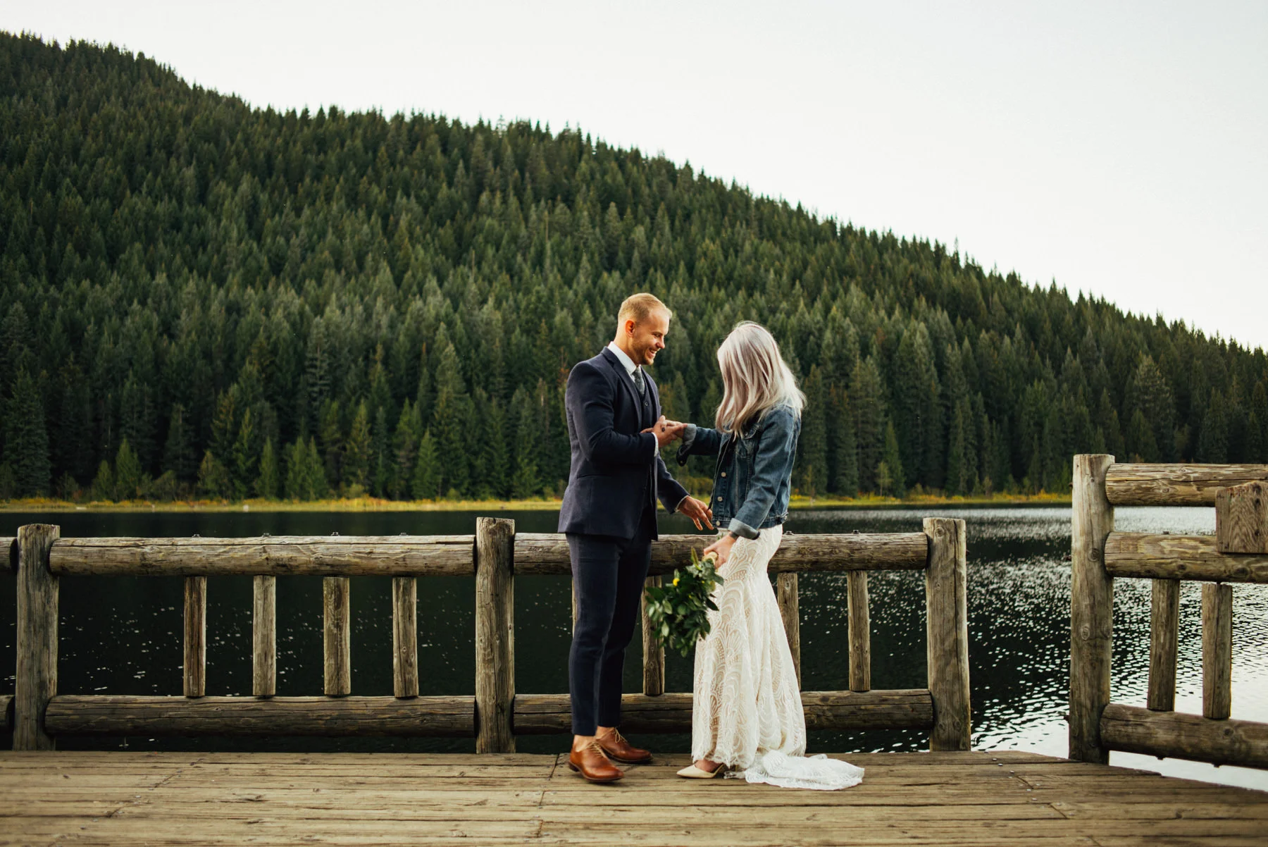 trillium lake wedding-004.jpg