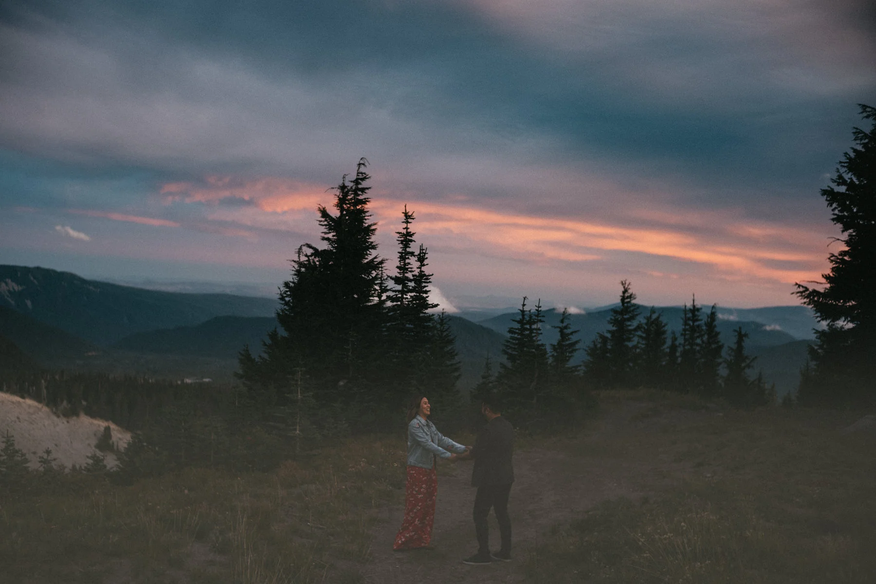 trillium-lake-engagement-photos-173.jpg