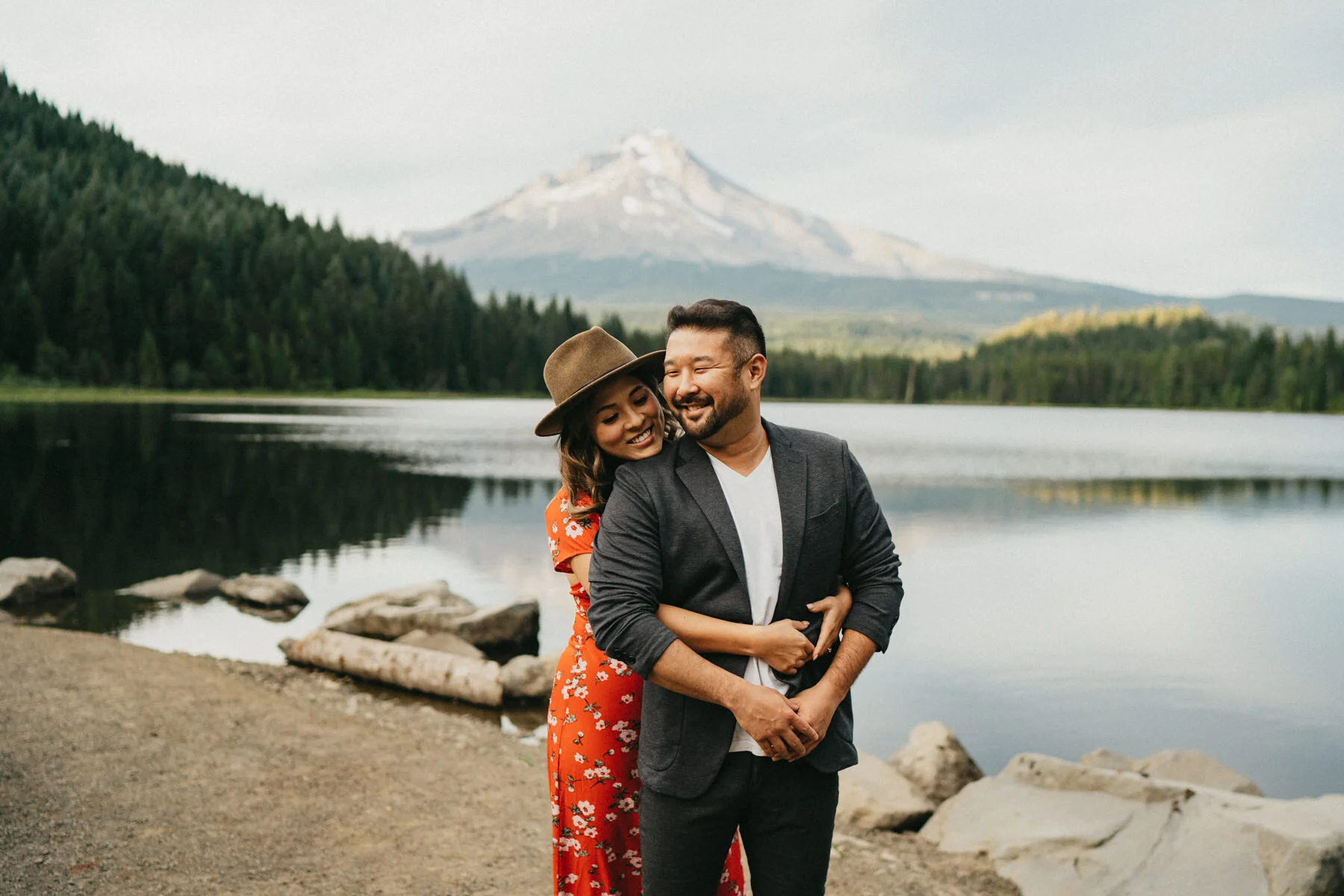 trillium-lake-engagement-photos-020.jpg