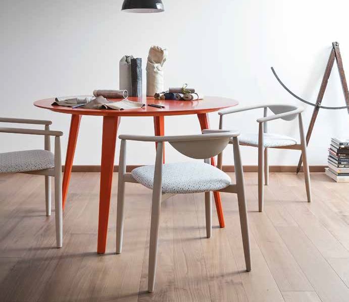 tavolo e sedie moderni