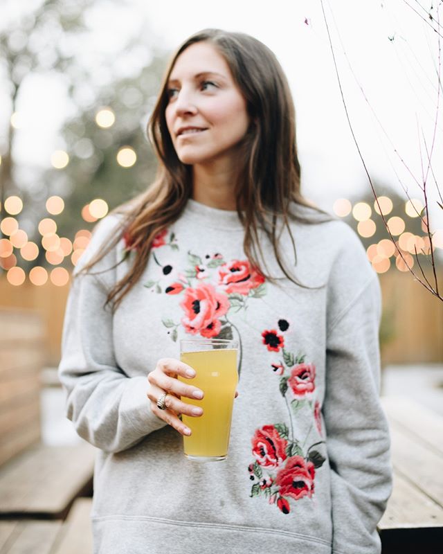 Enough of this winter stuff, it's time to enjoy a cold pint outside again, right?! Here's an image from the shoot we did for @rightbeecider at @kaiser_tiger_chicago, with our co-founder @thebrazengourmand standing in as our model for the day. Shootin