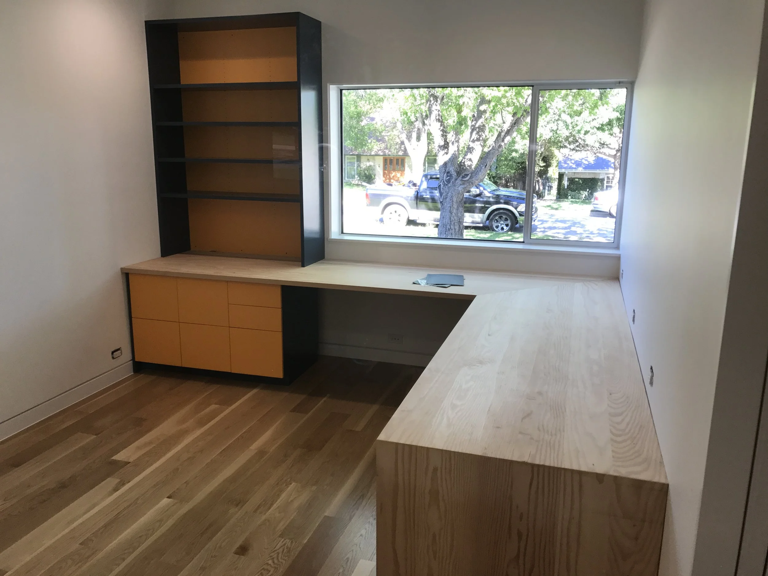 Euro Style Home Office, 6/4 Douglas Fir Countertop w/ Continuous Grain Waterfall