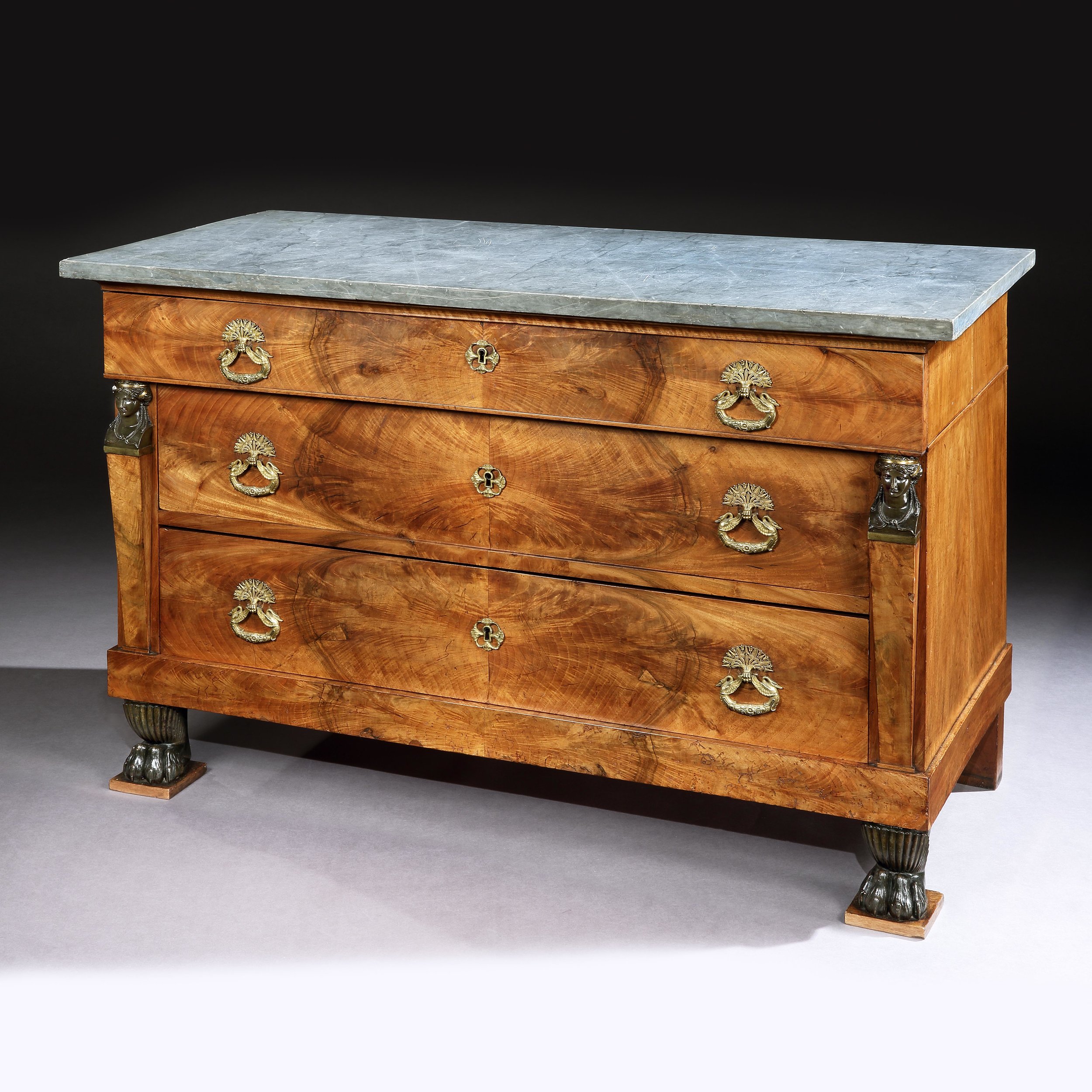 Pale Mahogany Commode 0.jpg