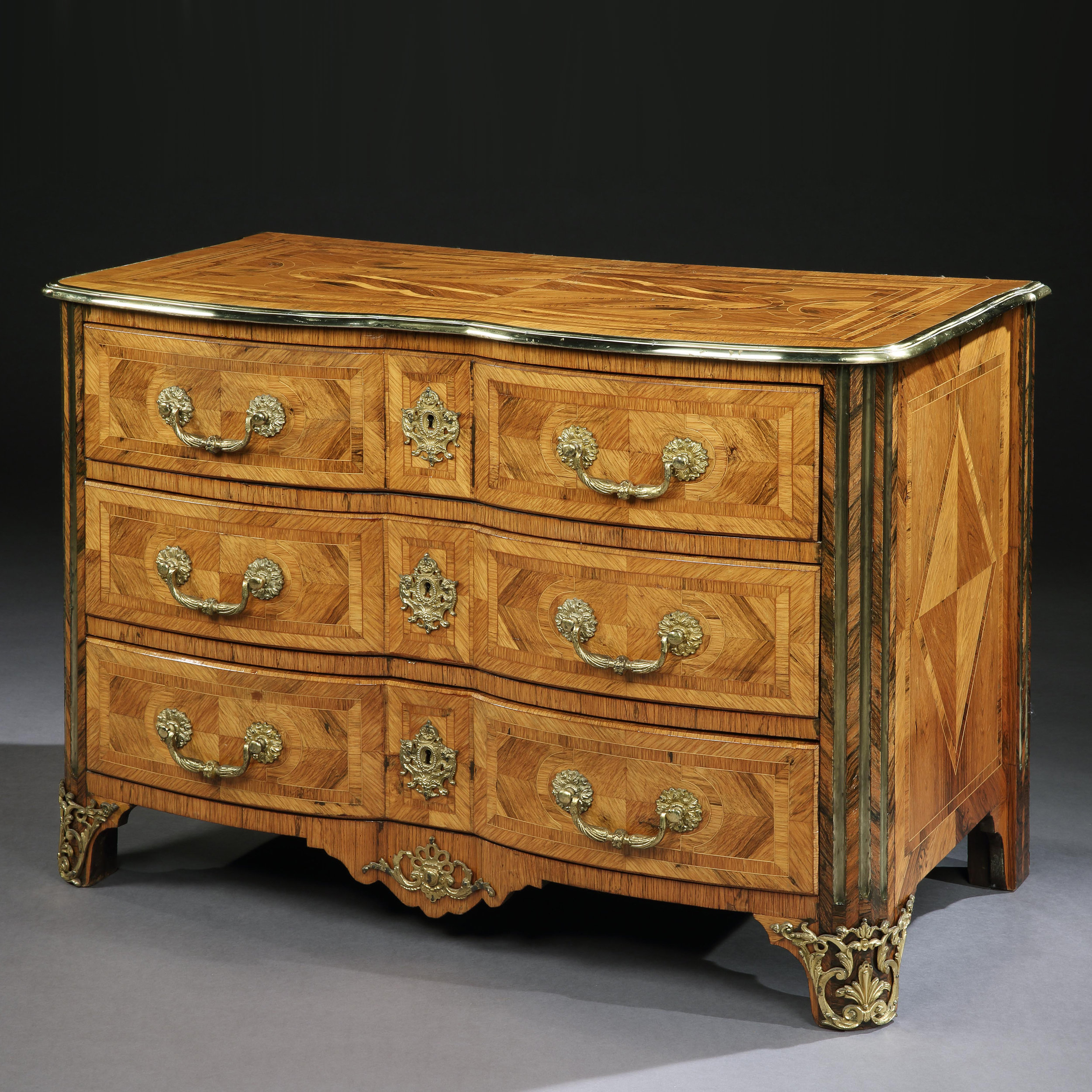 Walnut Commode 0.jpg