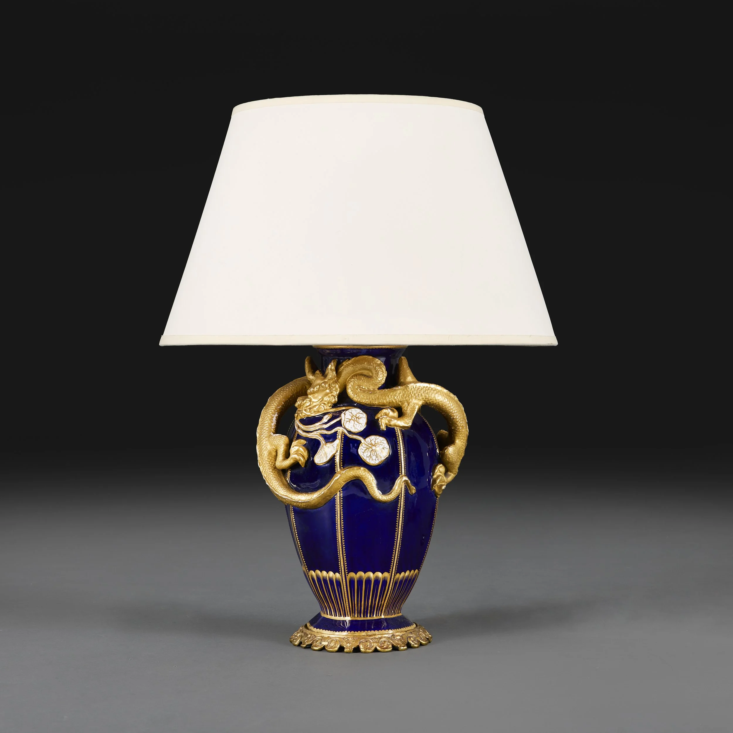 A FINE LATE 19TH CENTURY DRAGON VASE AS A LAMP