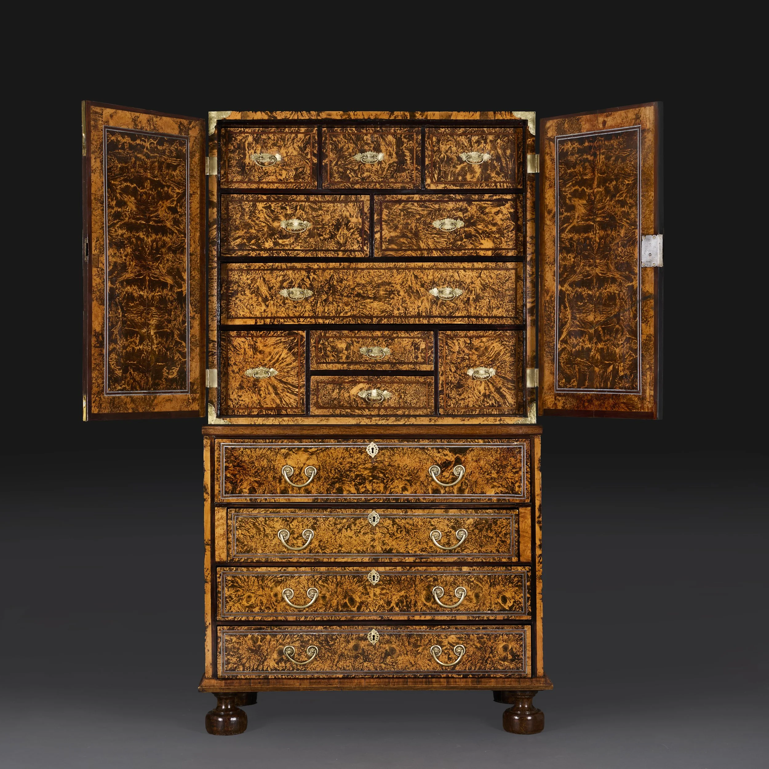 A GEORGE I SECRETAIRE BUREAU ATTRIBUTED TO COXED & WOSTER