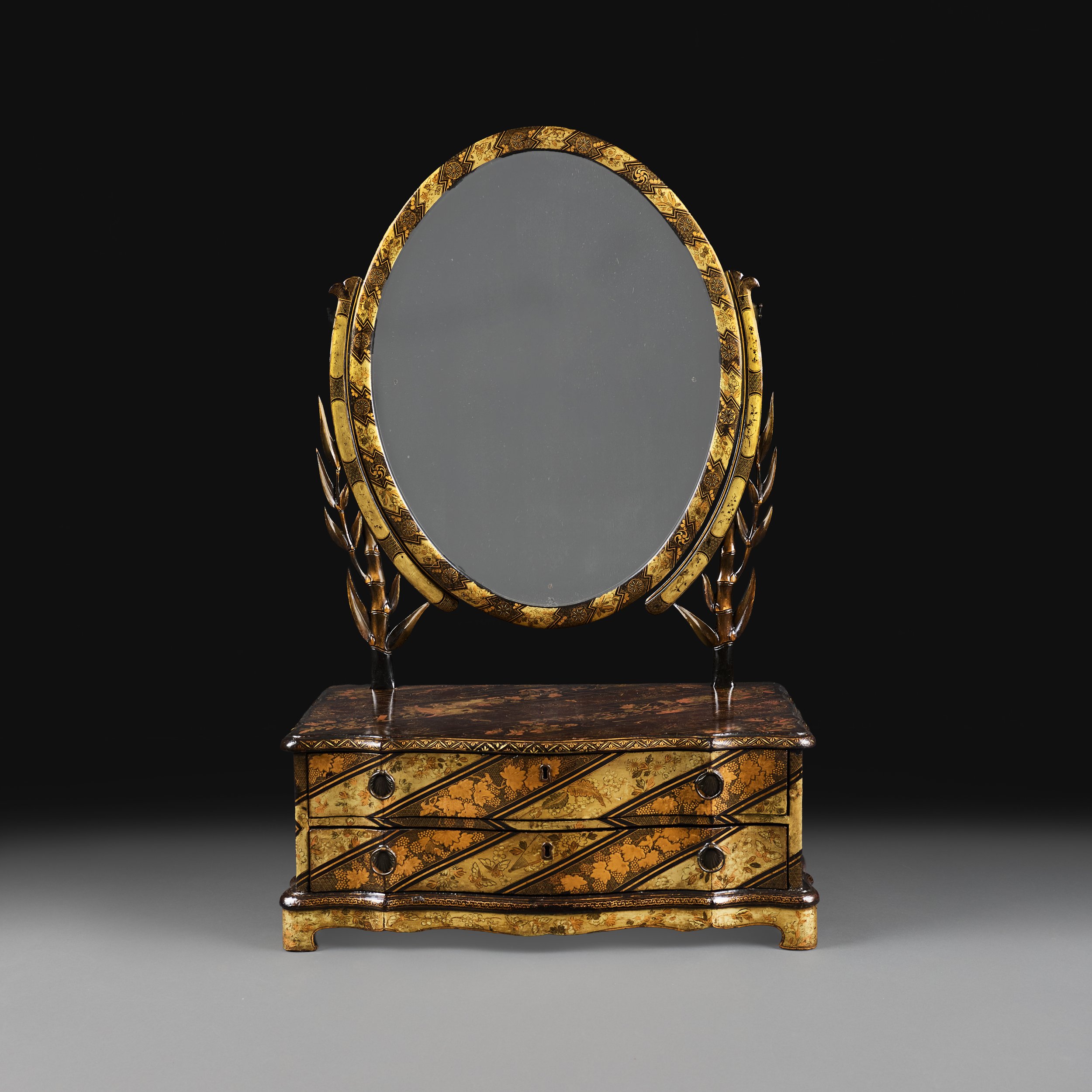 A 19TH CENTURY CHINESE EXPORT DRESSING MIRROR