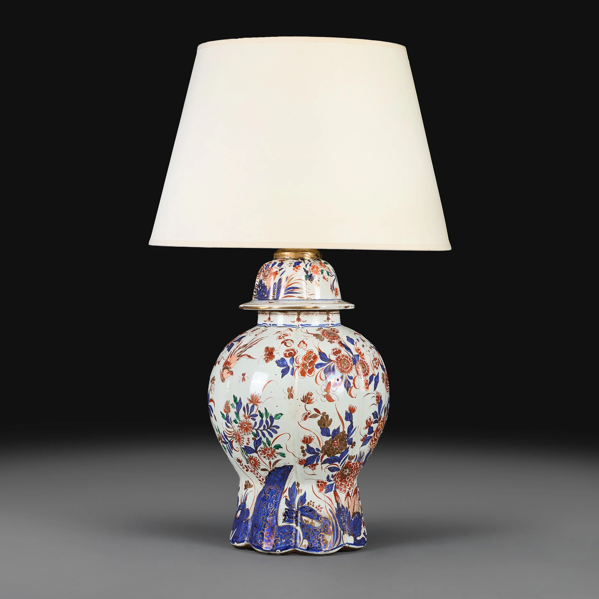 A LARGE SAMSON IMARI VASE AS A LAMP