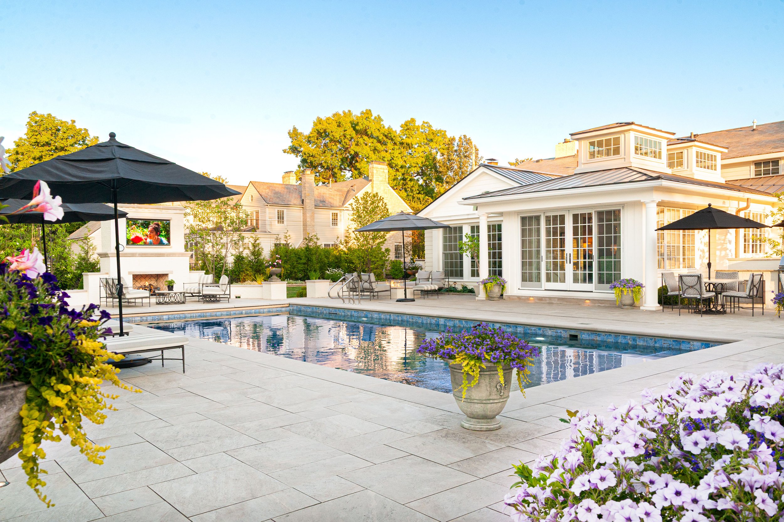 Upper Arlington lion house-1 no cables.jpg