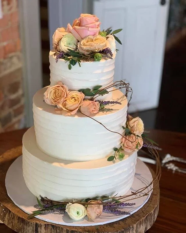 As we gear up for another wedding/holiday weekend, we cannot wait to continue to work with amazing blooms π The wedding this weekend will be a challenge in a good way! #srrwedding #bridalrosebride #classyaffair #gobigorgohome