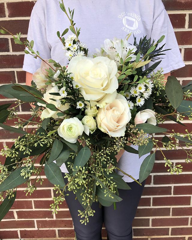 Who said bridesmaids bouquets have to be small?! #srrbride #bridesmaidsflowers #charlottesvillewedding