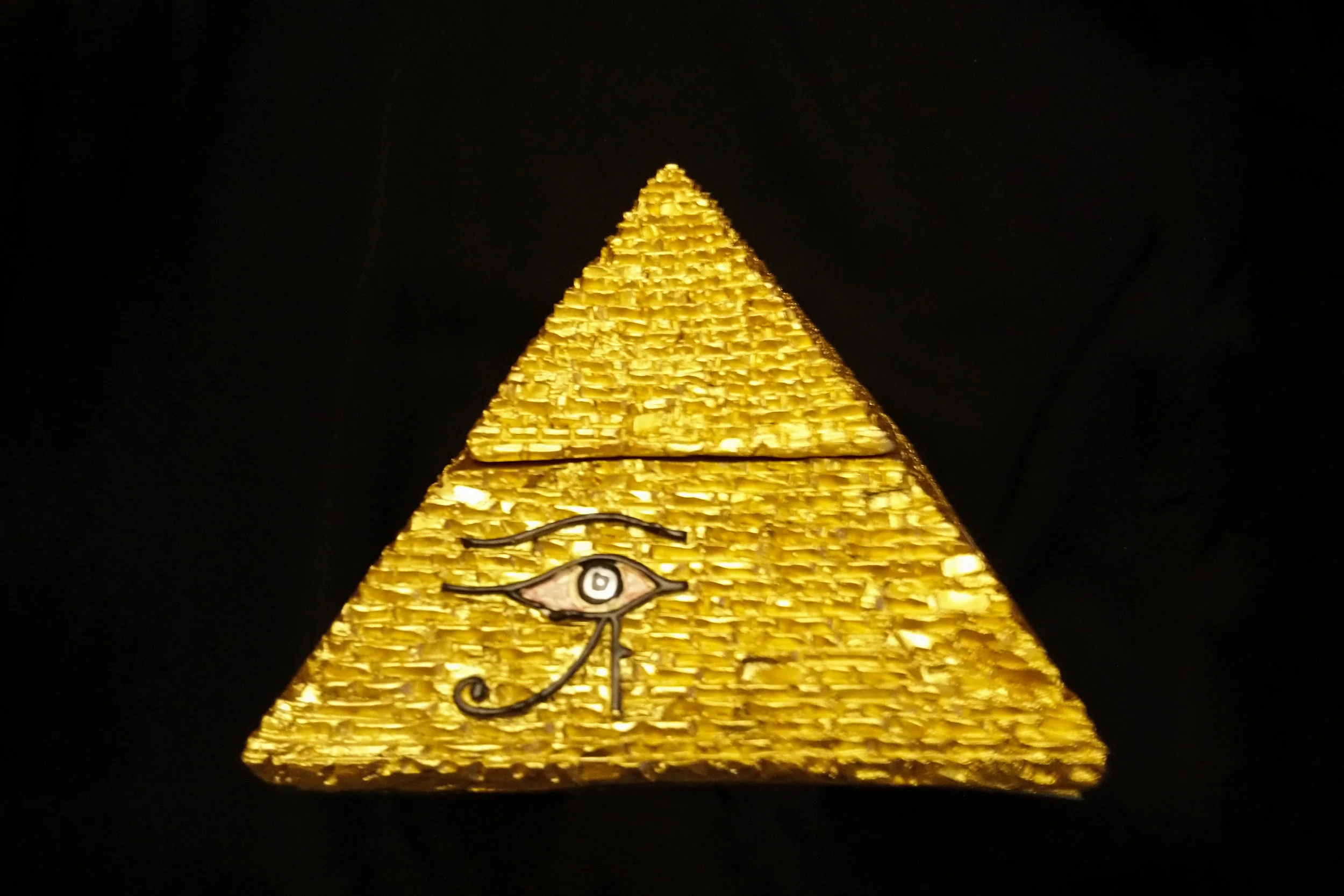 420 EYE PYRAMID