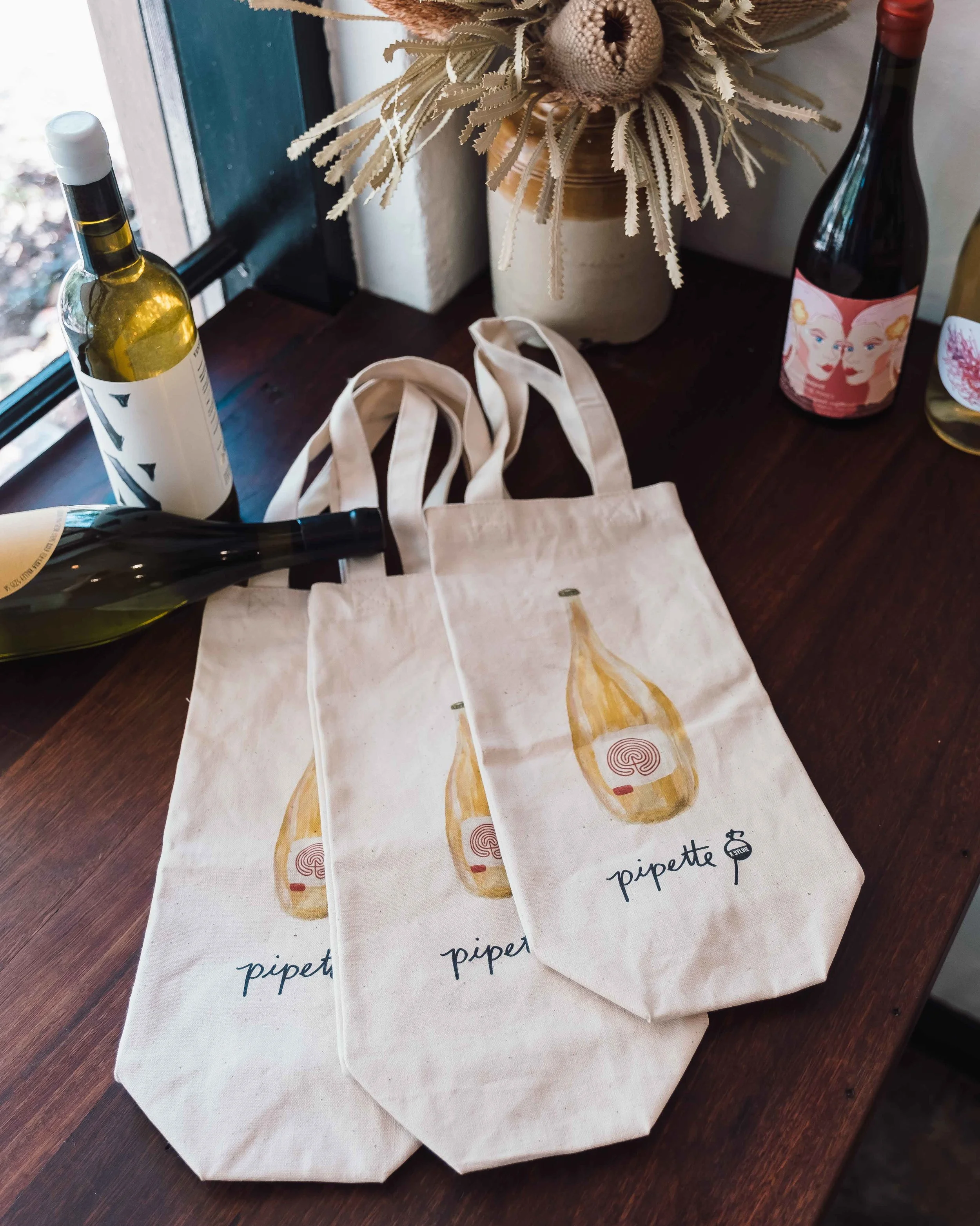 Pipette Wine Tote 04 (low res).jpg