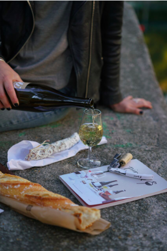 Pipette low res vertical canal_winestache.png