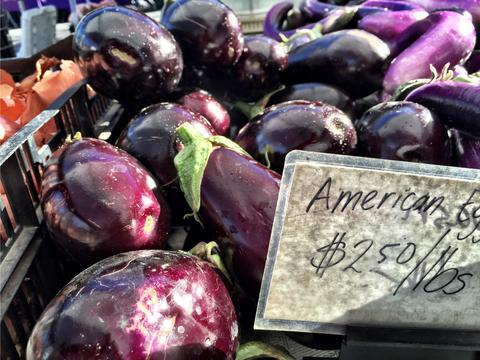 american_eggplant_venice_beach_farmers_market2_large.jpg
