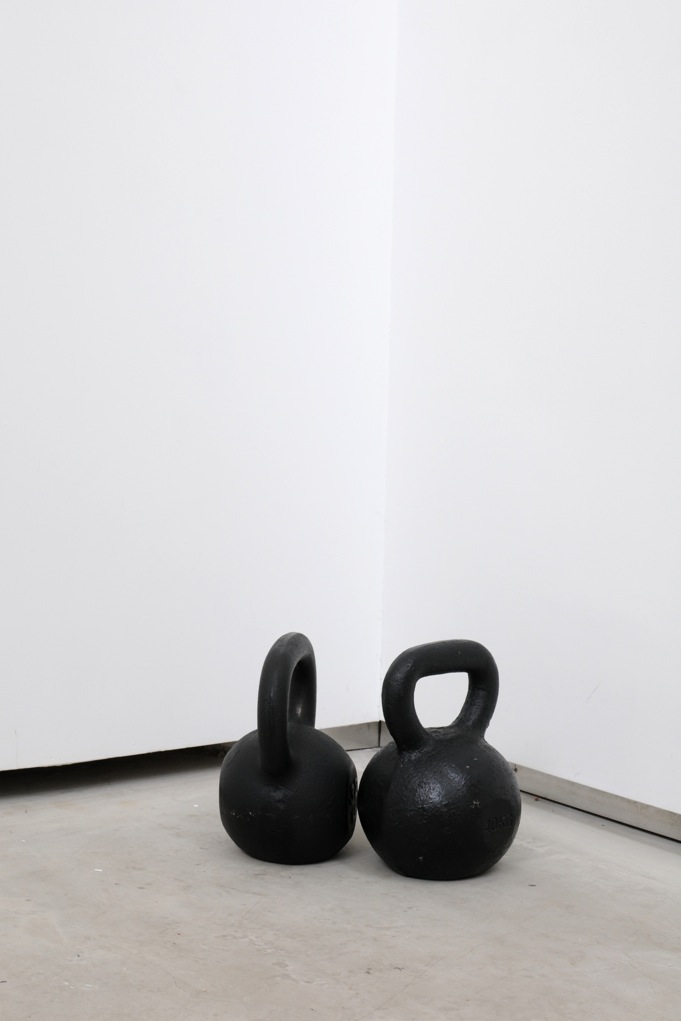 Jacques André, Kettle Bells, 2013, 2 kettlebells, 1 of 40 Kg, 1 of 32 Kg, dimensions variables