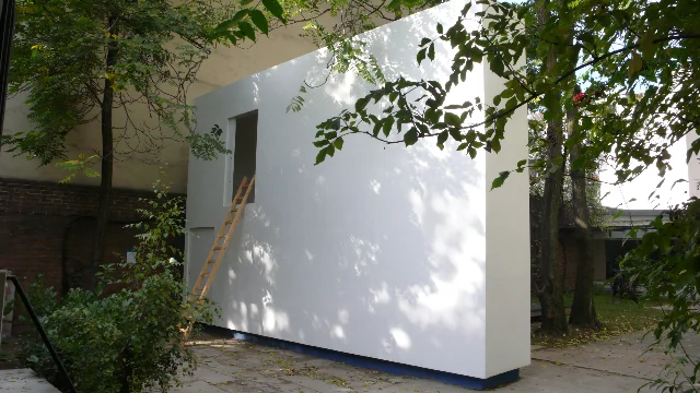 Jean-Pascal Flavien, no drama house, 2009, Kurfürstenstraße 20, Berlin, 5,5 × 7,75 × 1,2 m