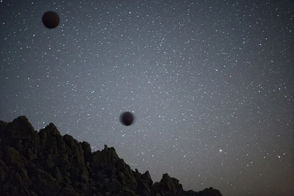 Janaina Tschäpe, Eclipse , 2009, c-print, 50,8 x 76,2 cm