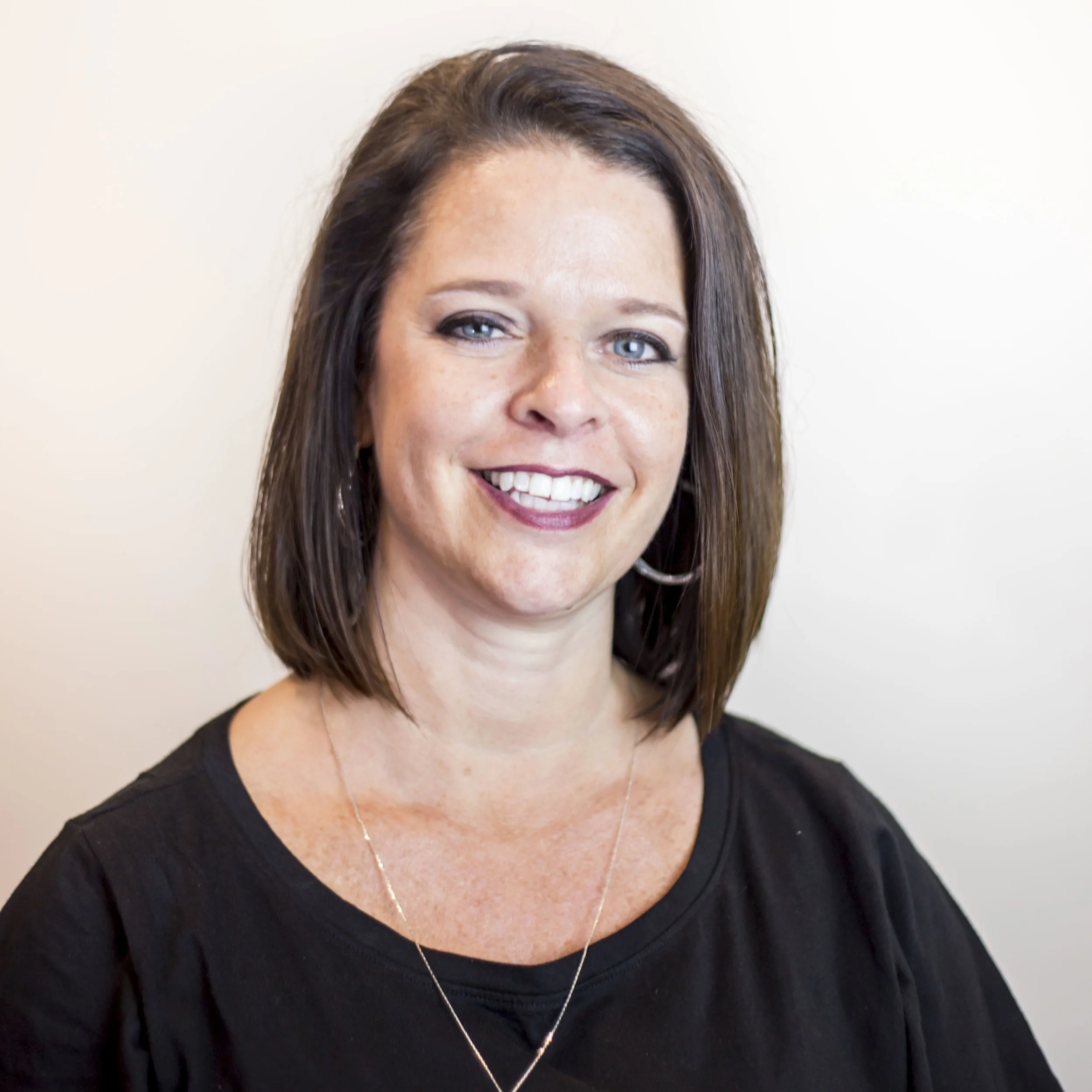 Lori McCartney Lori is a school counselor at Green High School near Akron, OH. She first became involved with ROX in 2012 after attending a session presented by Dr. Hinkelman at the All Ohio Counselor Conference. Lori fell in love with the program and made it her mission to bring it to our community! Since that time, Lori has been involved with ROX in a number of different capacities and during the 2016-17 school year, her district ran a total of seven programs at the middle and high schools.
