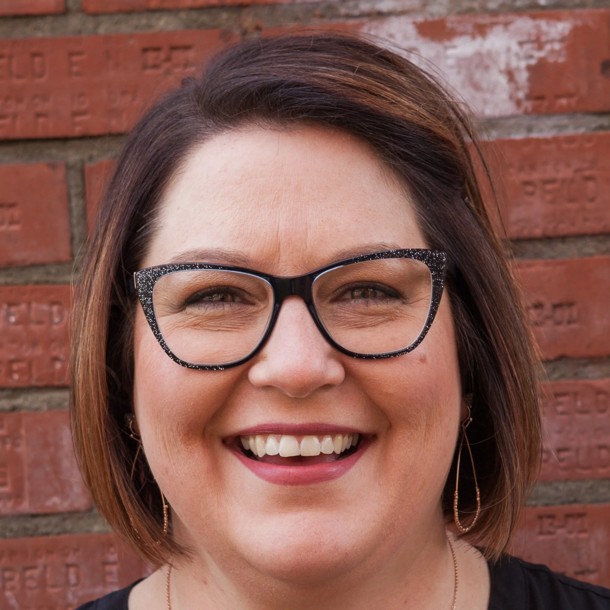 Lori Jones Lori has worked in the non-profit sector for nearly 20 years and is currently the Director of New Directions, The Domestic Abuse Shelter of Knox County. Lori has been focused on building relationships with young women in Knox County through ROX and has been a facilitator since 2017. Lori is also a member of Women United in Knox County, a program that exists to mobilize the power of women to advance the common good in our community, as well as a vital funding source of ROX programming locally. Lori holds a B.A. from Mount Vernon Nazarene College and an M.A. from Liberty University. “I live by our motto that being a girl ROX!”