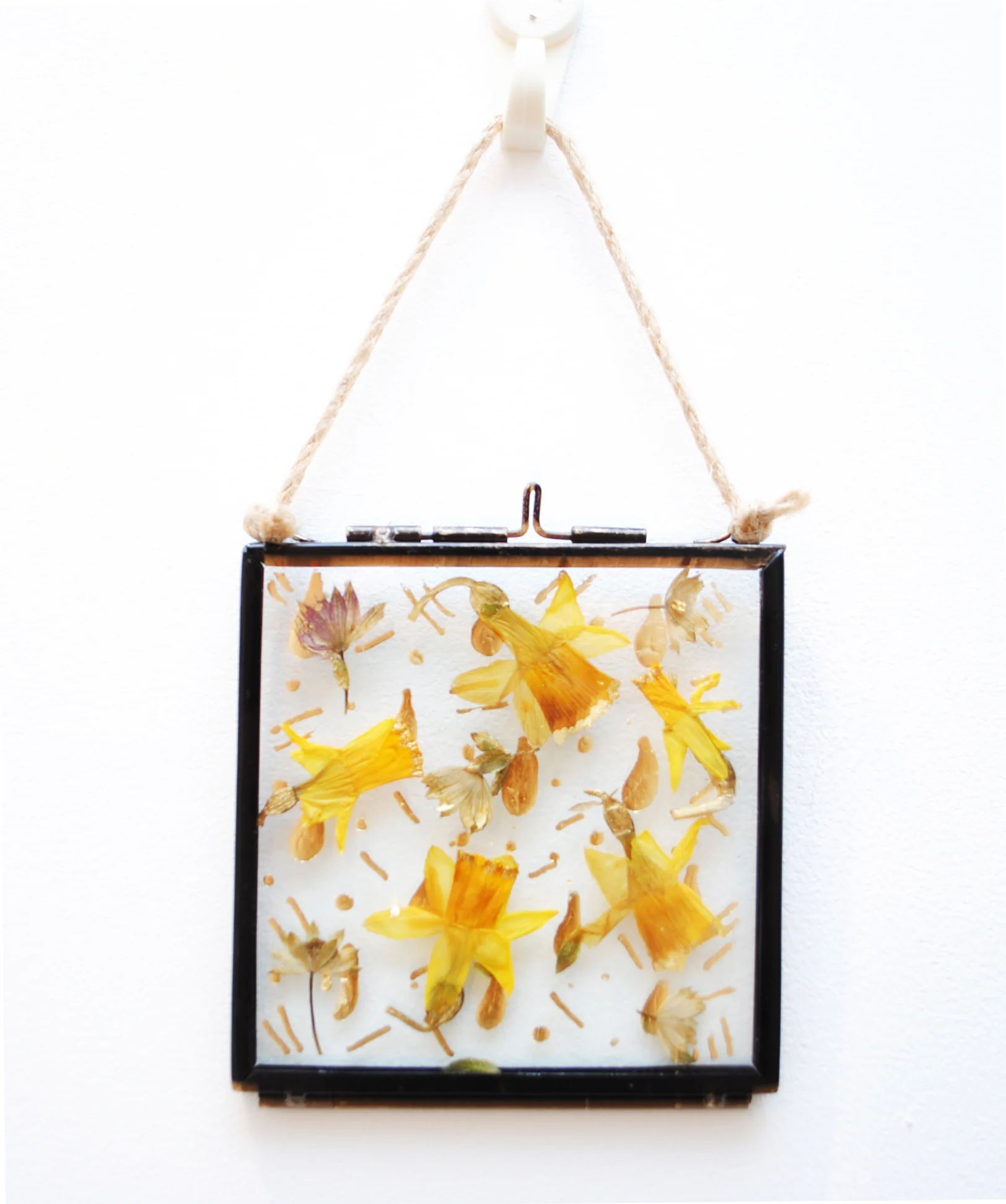 Gilded Pressed Flower Frames IV