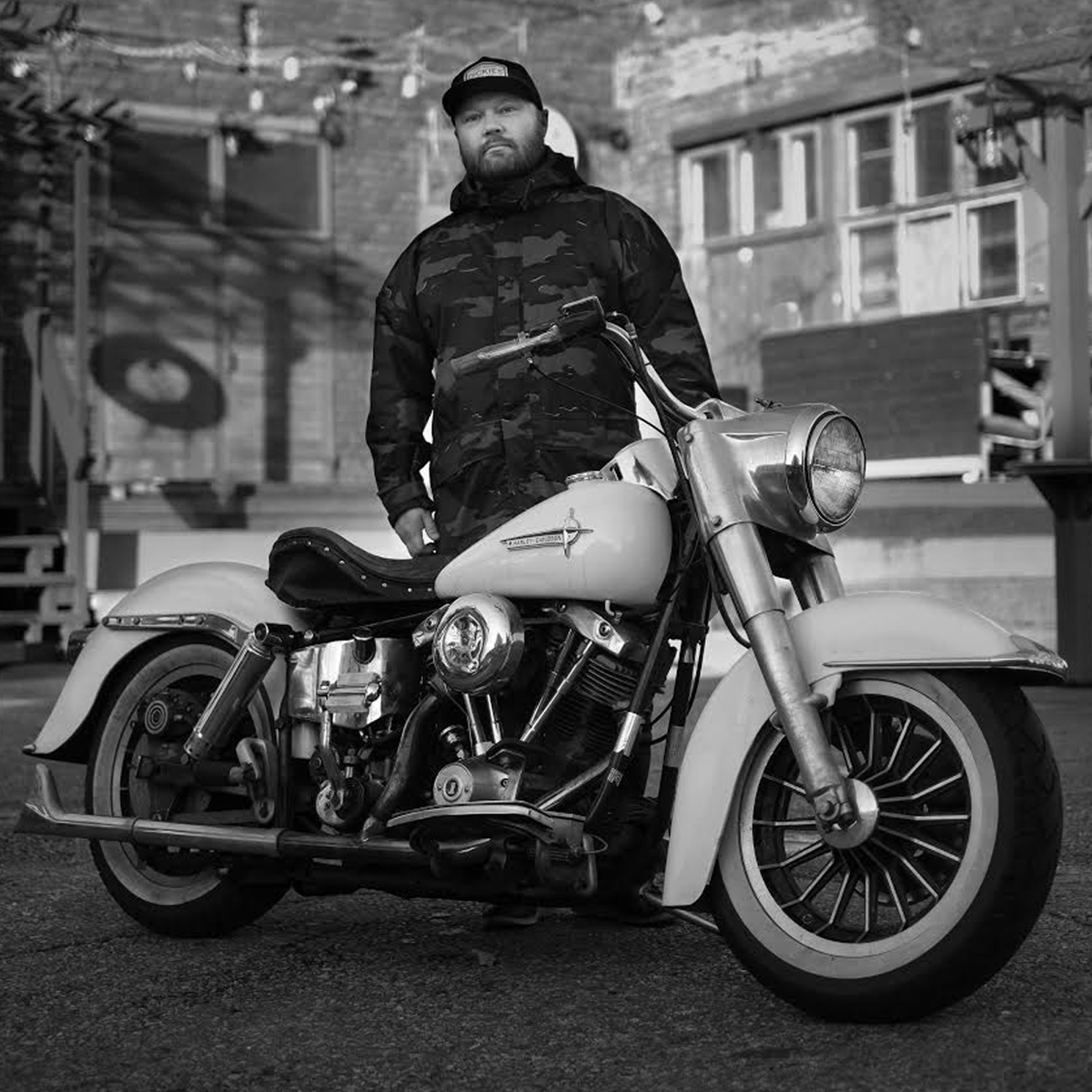 Arto Karvonen FLH Shovelhead Cameras: Sony A7RII / Fujifilm X-E1