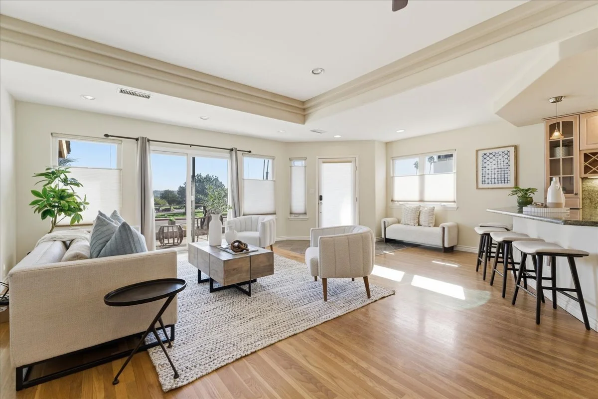 01b 06-006_3634_Crown_Point_DR.jpg