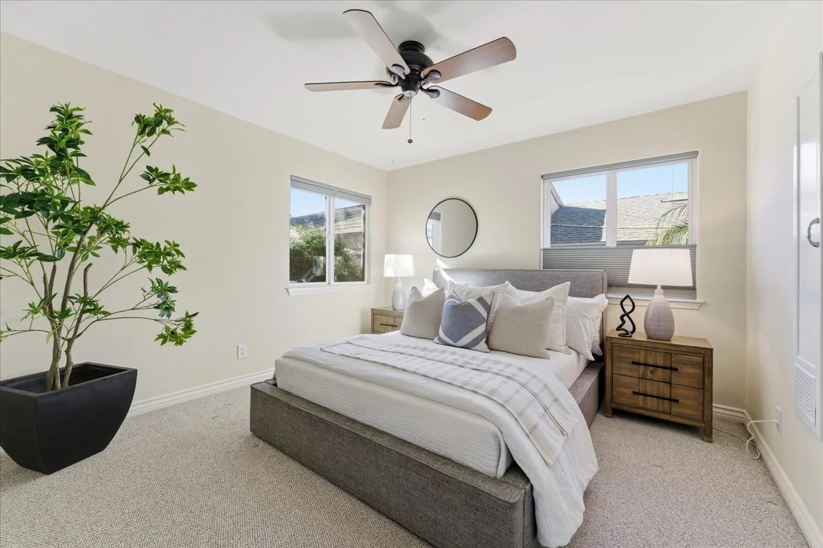 01e 14-014_3634_Crown_Point_DR.jpg