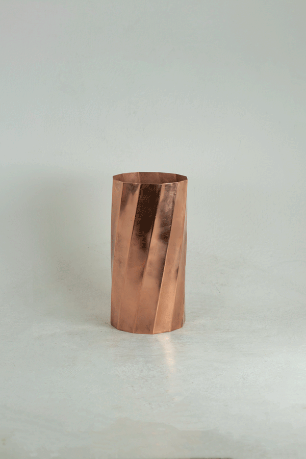 VASE-2-GIF-STUDIO.gif