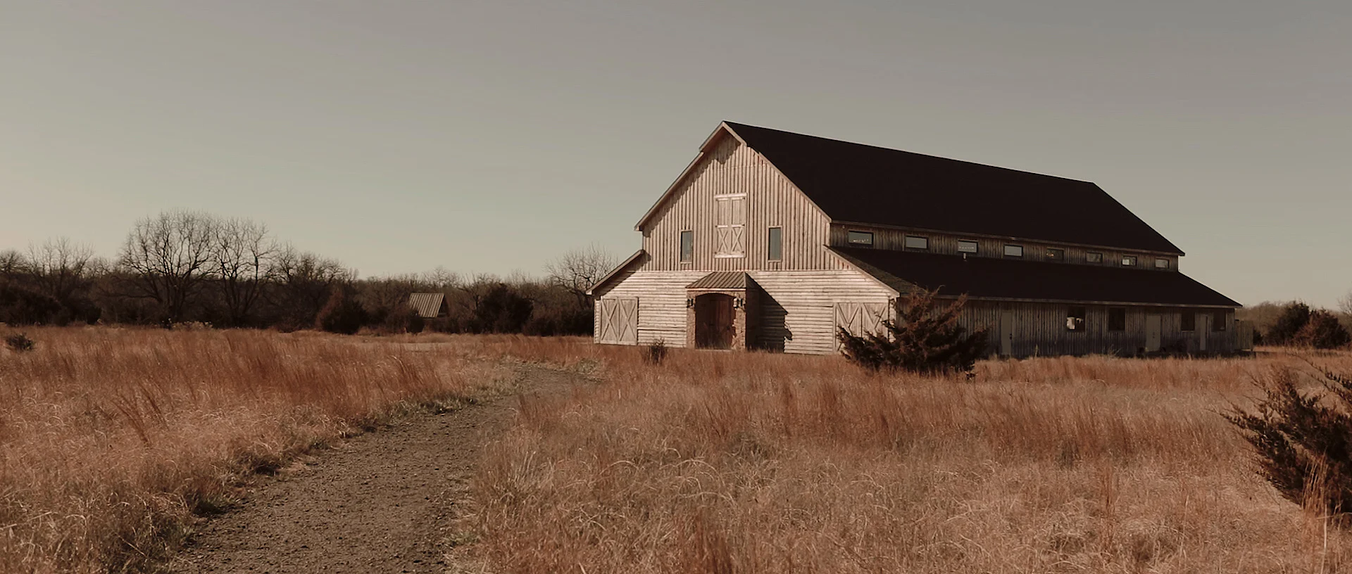 stone-hill-barn-august