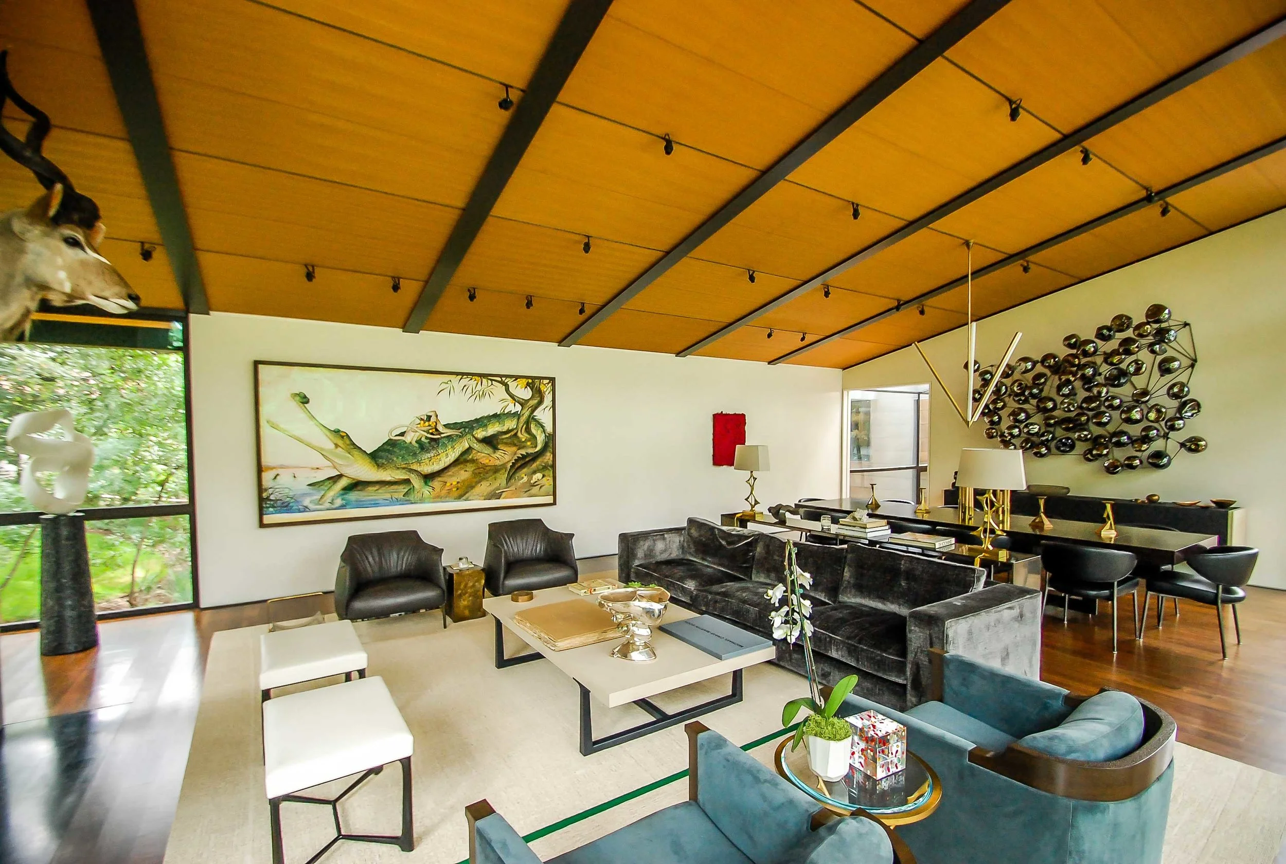 ARCHITECT: TOBIN SMITH ARCHITECTS | BUILDER: TRUAX CONSTRUCTION | INTERIOR DESIGNER: MARK ASHBY DESIGN | LIGHTING DESIGNER: CHRISTINA BROWN