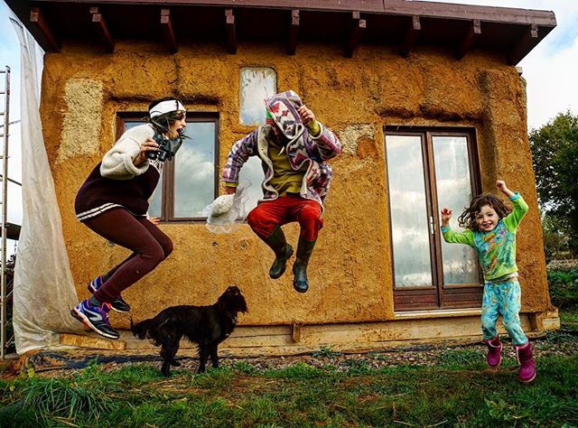 Jump for JOY if you love Cob houses! 
Building with materials straight from the Earth is smart and beautiful! 
Follow our friends at Korakor.org @mycrookedlittlehomestead to learn more about their Permaculture lifestyle in southern France!

#cobhouse