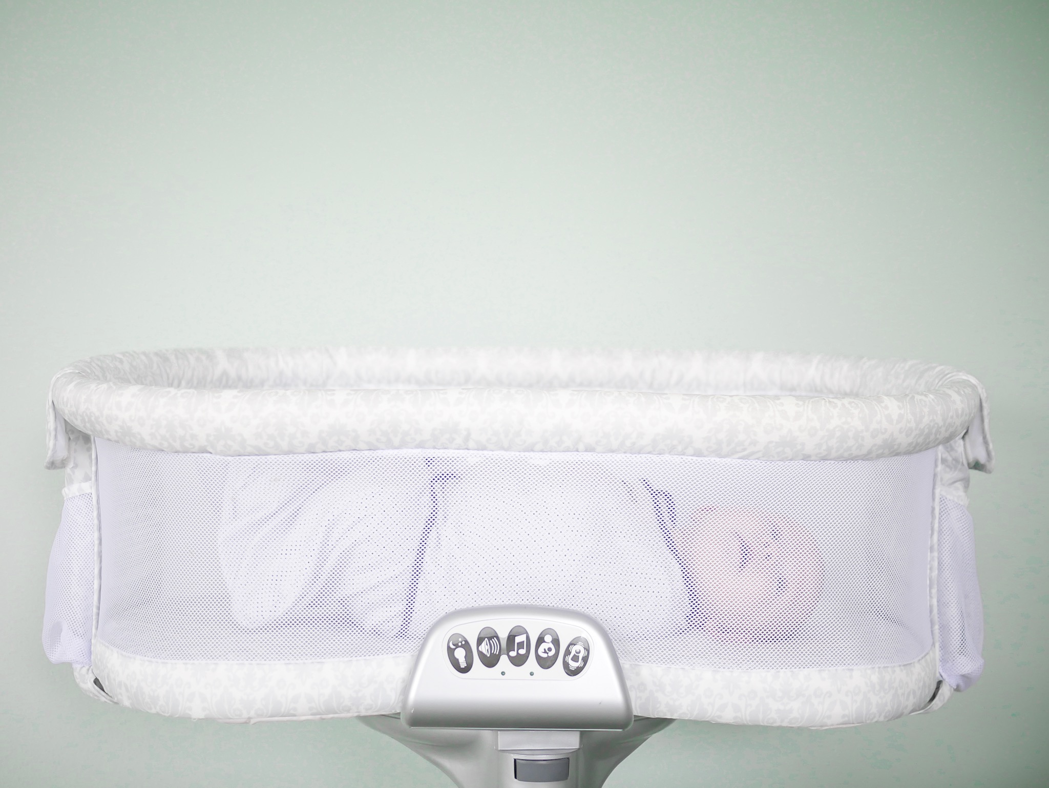 bassinet that rocks and vibrates