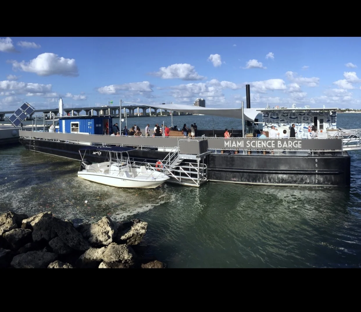 Barge2.jpg