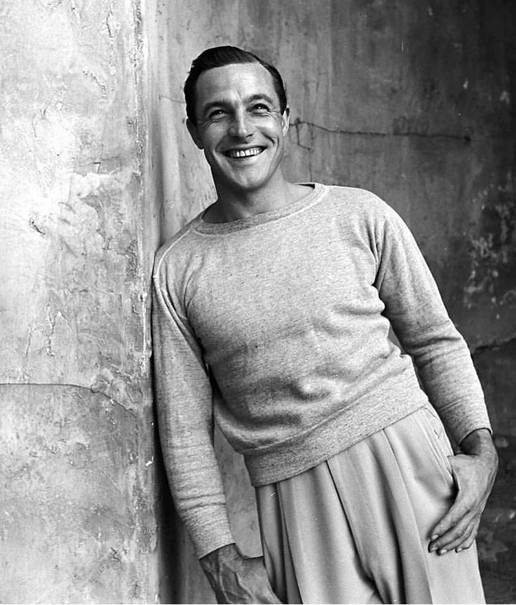 Gene Kelly.jpg