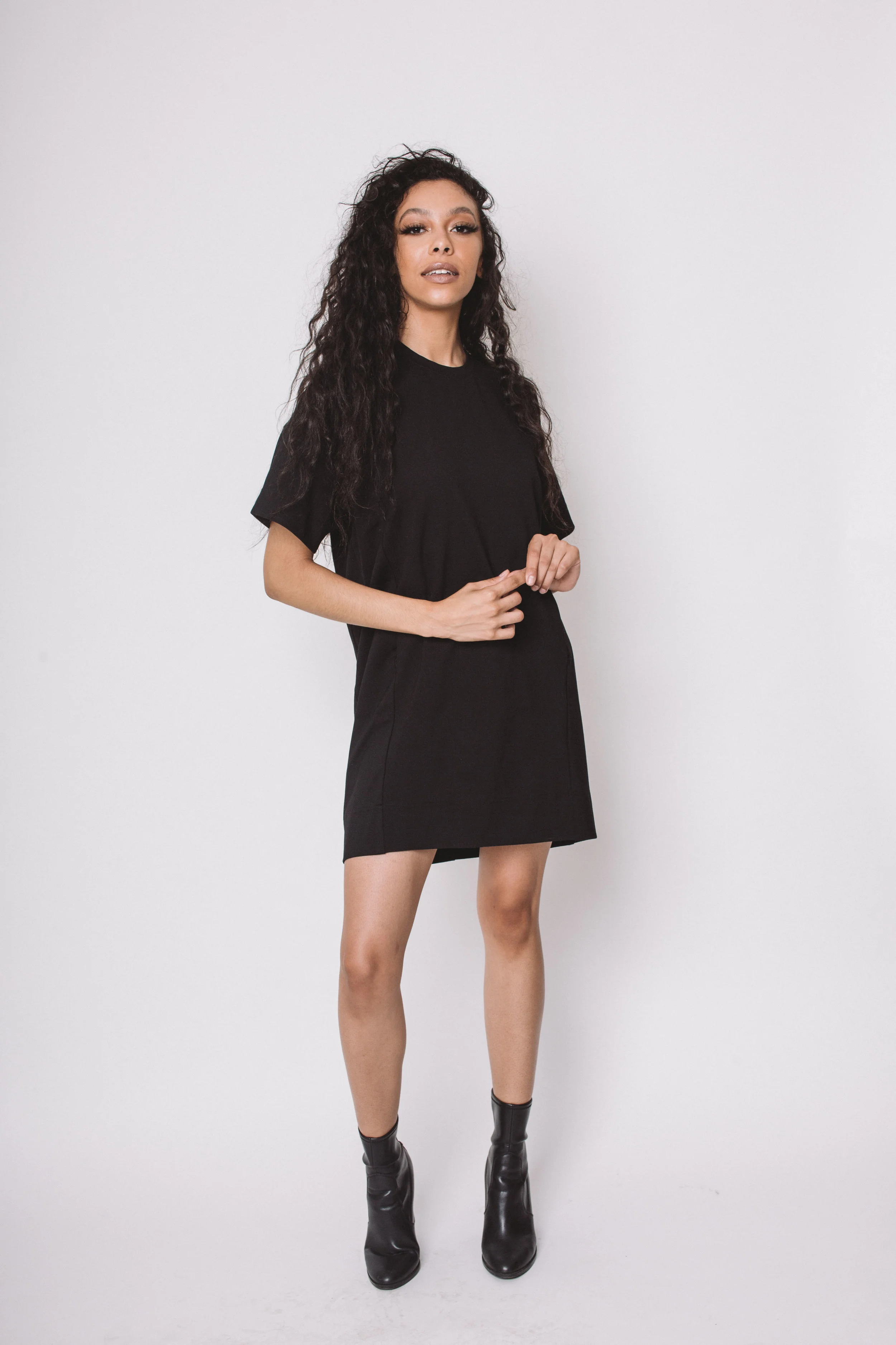 ALI-T-SHIRT-DRESS-BLACK-MARRISA-WILSON-NY-7.jpg