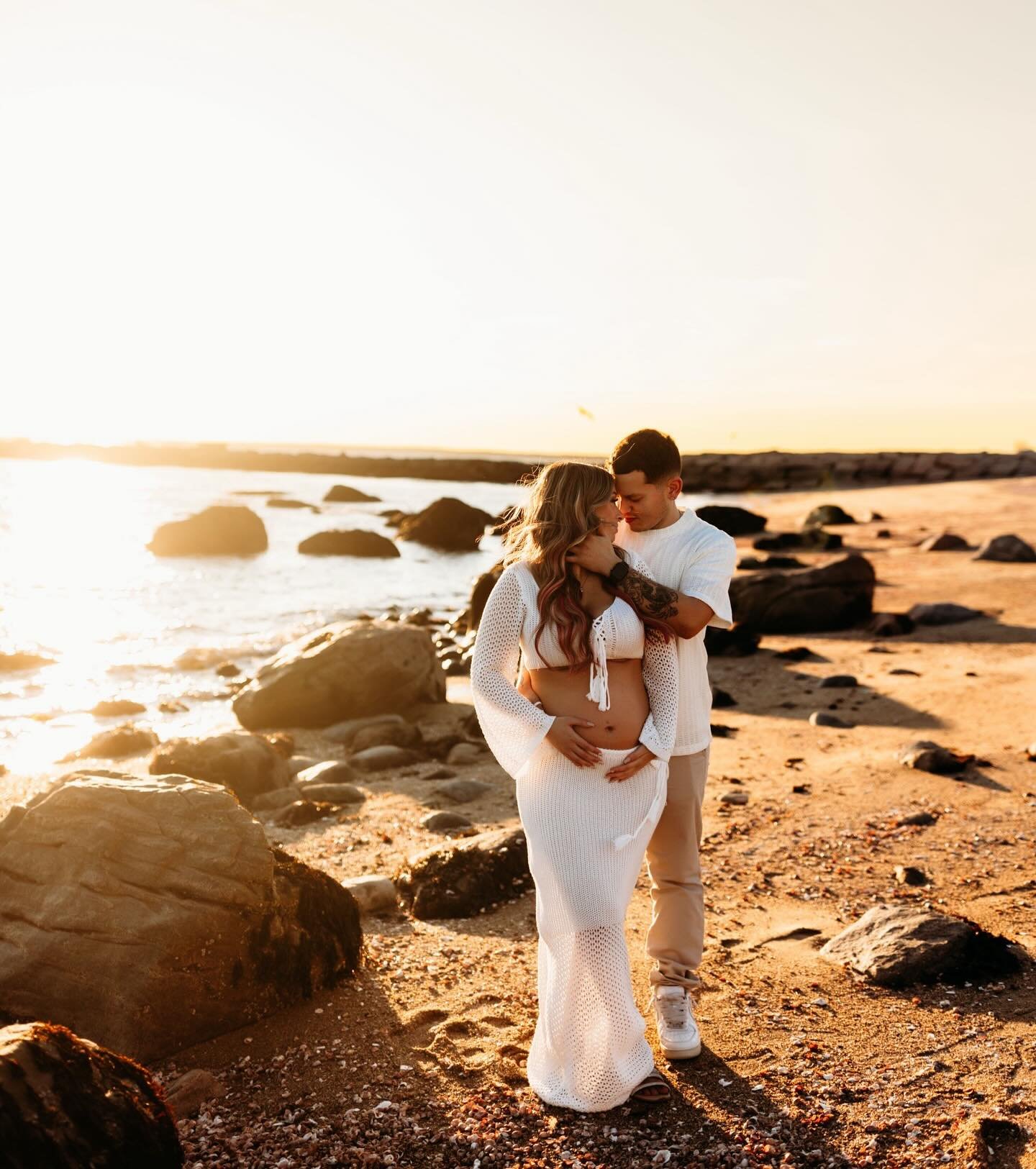 .
.
.
.
.
.
#westernmaphotographer #coupleportraits #engagementphotographer  #newenglandphotographer #newenglandwedding #massachusettsphotographer #theknot #authenticlovemag ##elopementphotographer #newhampshireweddingphotography #maphotographer #new