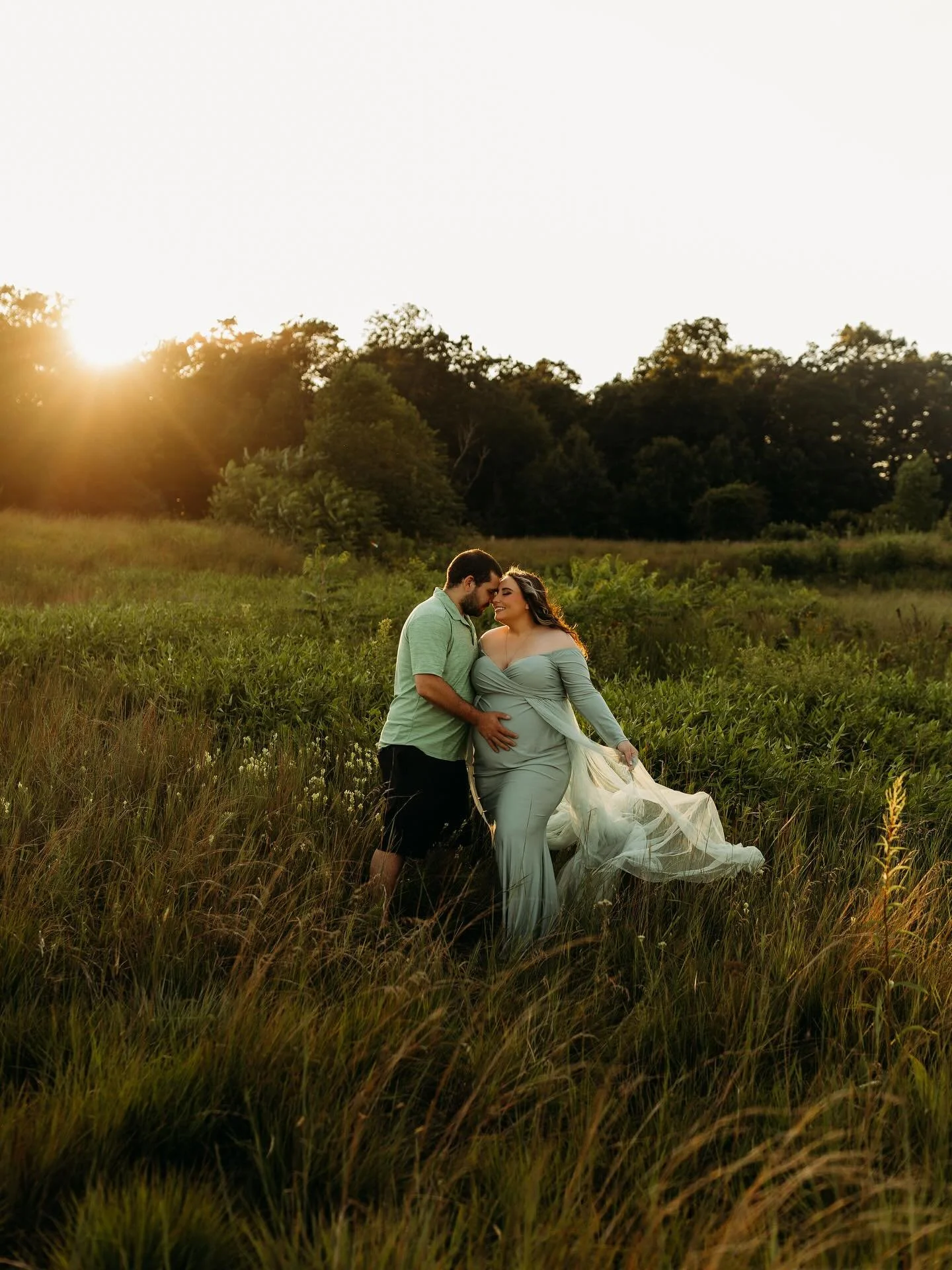 #westernmaphotographer #coupleportraits #engagementphotographer  #newenglandphotographer #newenglandwedding #massachusettsphotographer #westernmass #westernmassphotographer #elopementphotographer #maternitysession #maphotographer #newenglandphoto #ra